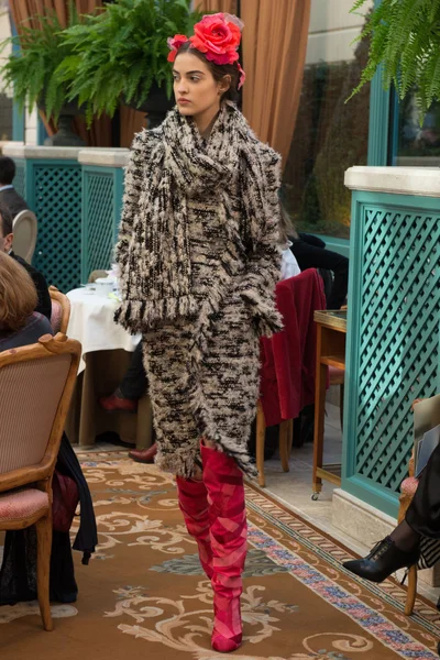 Look 14